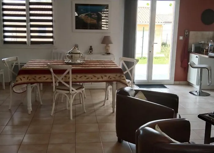 Maison Agreable Dans Le Blayais Holiday home Cezac (Gironde)
